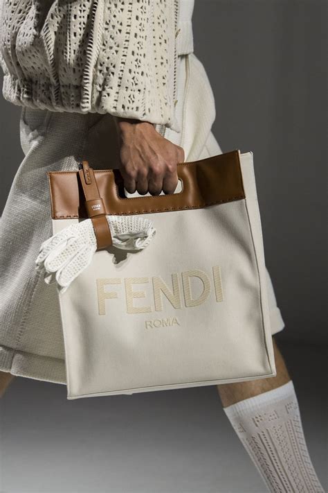 imitazione fendi abbigliamento|More.